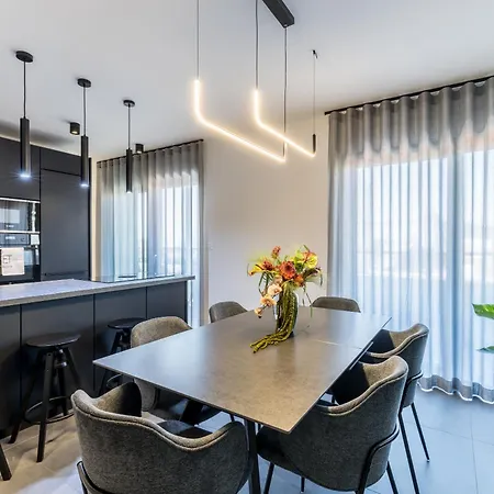 Noire Apartment Split