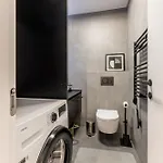 Noire Apartment