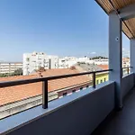 Apartment Noire