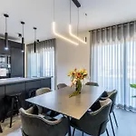 Noire Apartment Split
