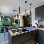 Noire Apartment
