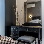 Noire Apartment Split