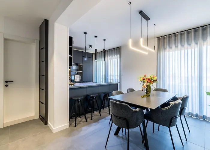 Noire Apartman